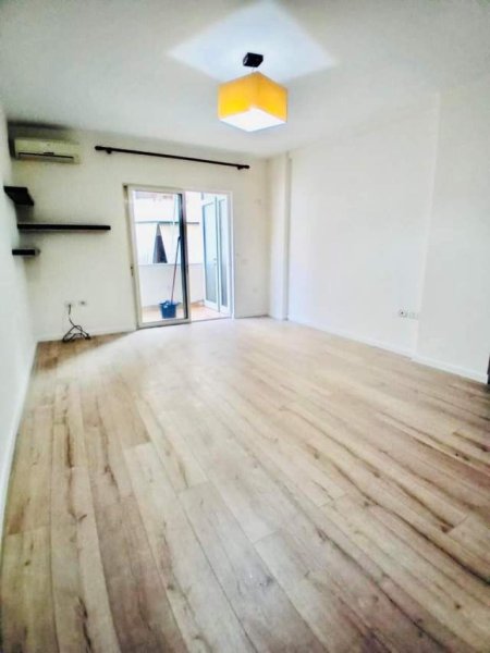 Tirane, shes apartament 1+1 64 m² 107.000 Euro (Kopshti Botanik)