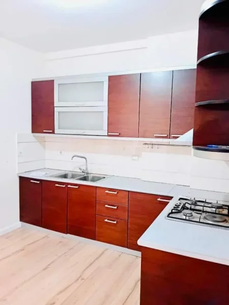 Tirane, shes apartament 1+1 64 m² 107.000 Euro (Kopshti Botanik)
