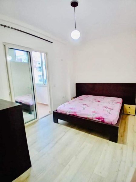 Tirane, shes apartament 1+1 64 m² 107.000 Euro (Kopshti Botanik)