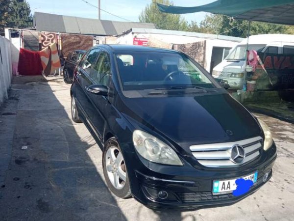 Tirane, shitet makine Mercedes-Benz B Class Viti 2007, 4.500 Euro