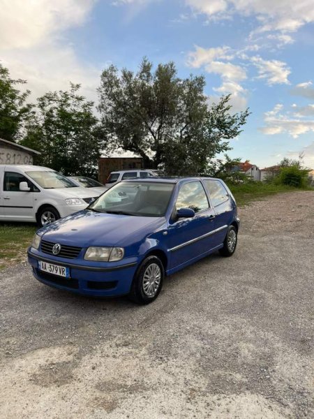 Durres, shitet makine Volkswagen Polo Viti 2001, 1.450 Euro