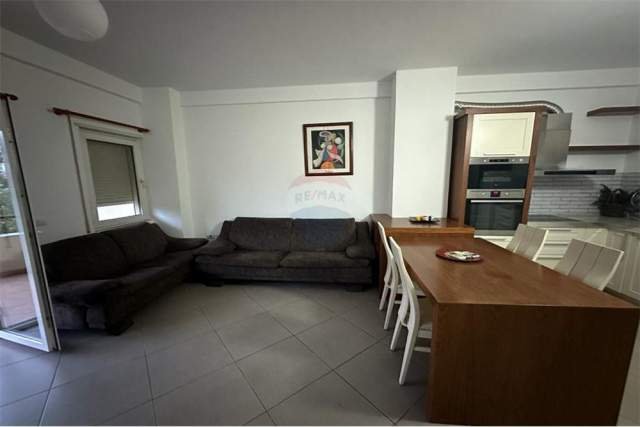 Tirane, jepet me qera apartament 2+1 Kati 2, 115 m² 550 Euro (Kopshti Zologjik)