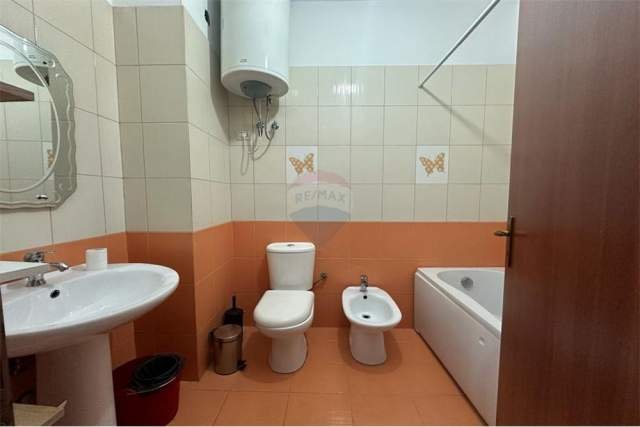 Tirane, jepet me qera apartament 2+1 Kati 2, 115 m² 550 Euro (Kopshti Zologjik)