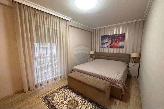 Tirane, jepet me qera apartament 2+1+BLK Kati 7, 86 m² 700 Euro (Kompleksi Kontakt)
