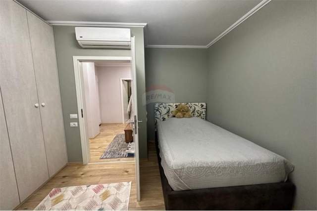 Tirane, jepet me qera apartament 2+1+BLK Kati 7, 86 m² 700 Euro (Kompleksi Kontakt)