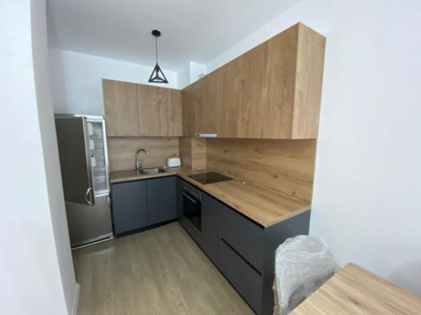 Tirane, jepet me qera apartament 1+1 Kati 6, 58 m² 350 Euro (Univers City)