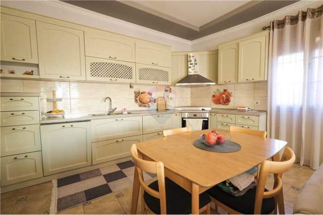 Tirane, shitet Penthouse 3+1+A+BLK Kati 10, 320 m² 550.000 Euro (Rr. e Elbasanit)