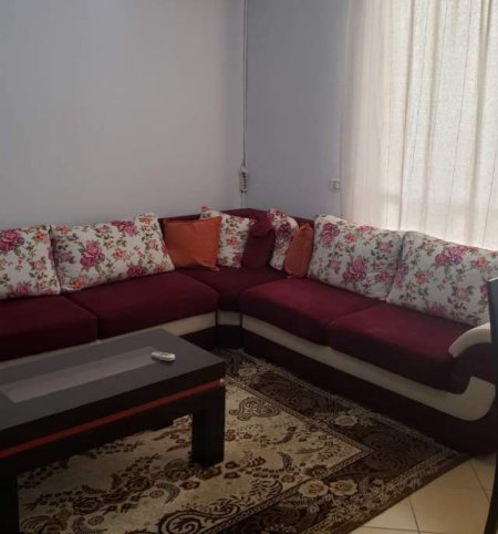 Tirane, jepet me qera apartament 3+1+BLK Kati 7, 120 m² 320 Euro (100 m nga Vila L2,Astir)