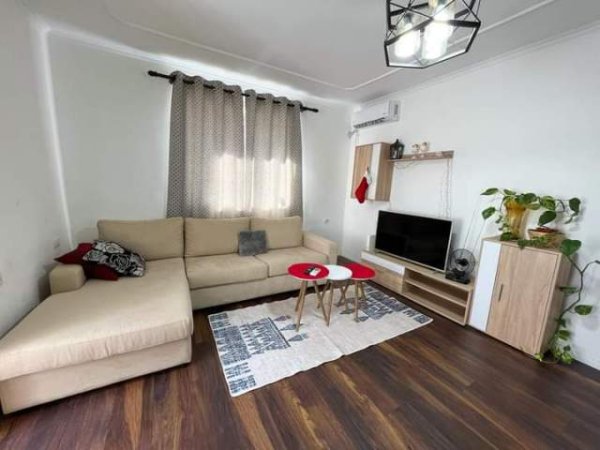 Tirane, jepet me qera apartament 2+1+BLK Kati 2, 72 m² 550 Euro (GJIMNAZI PARTIZANI)