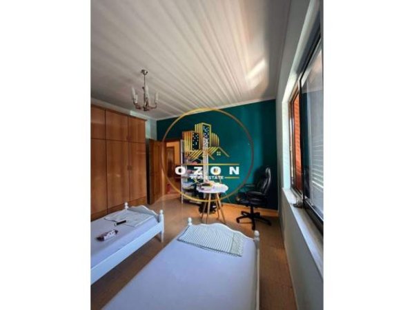 Tirane, shitet shtepi 4+1+A+BLK Kati 3, 400 m² 300.000 Euro (KOMBINAT)