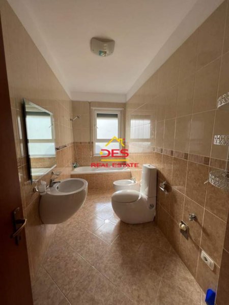 Tirane, jepet me qera apartament 3+1+BLK Kati 4, 120 m² 600 Euro (Frang Bardhi)