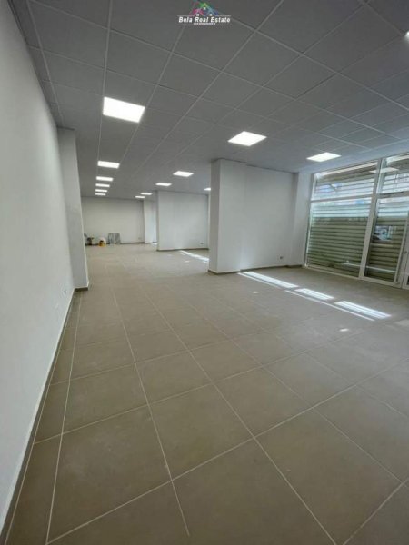 Tirane, jepet me qera magazine Kati 0, 336 m² 2.300 Euro (Astir)