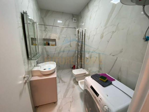 Tirane, jepet me qera apartament 1+1 Kati 6, 58 m² 350 Euro (univers city)