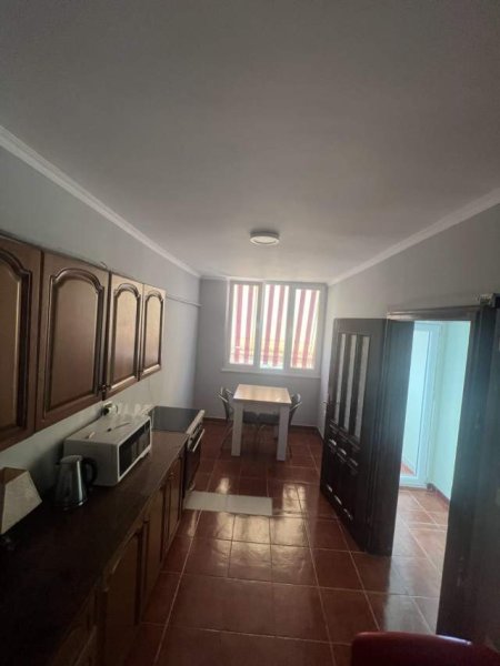 Tirane, jepet me qera apartament 3+1+BLK Kati 9, 115 m² 700 Euro (KOMUNA E PARISIT)