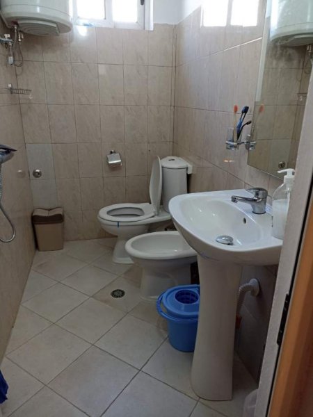 Tirane, jap me qera apartament 1+1+A Kati 2, 65 m² 350 Euro