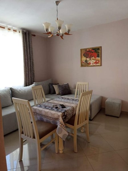 Tirane, jap me qera apartament 1+1+A Kati 2, 65 m² 350 Euro