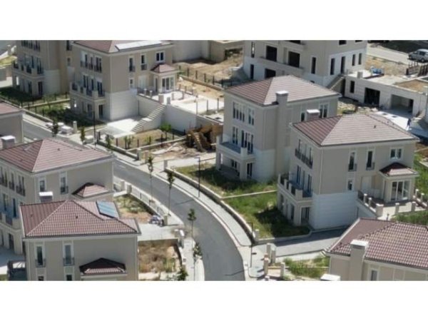 Tirane, shitet Vile 4+1 Kati 1, 337 m² 1.032.000 Euro