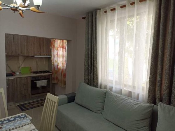Tirane, jap me qera apartament 1+1+A Kati 2, 65 m² 350 Euro