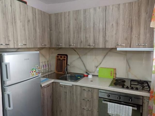 Tirane, jap me qera apartament 1+1+A Kati 2, 65 m² 350 Euro