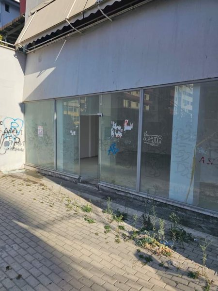 Tirane, jepet me qera ambjent biznesi Kati 0, 76 m² 600 Euro (Astir)