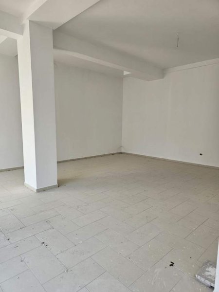 Tirane, jepet me qera ambjent biznesi Kati 0, 76 m² 600 Euro (Astir)