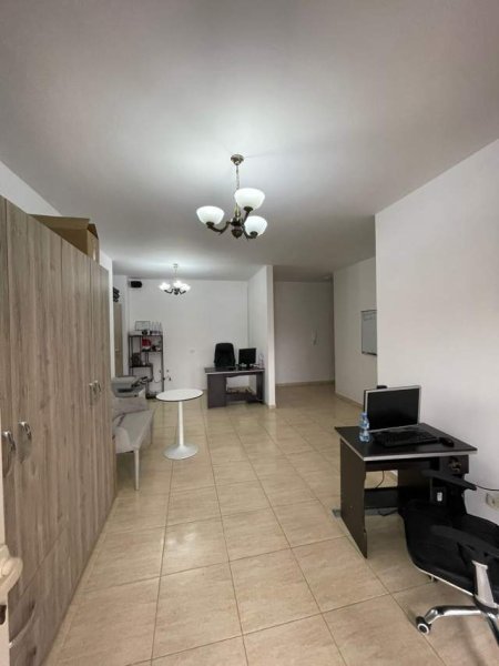 Tirane, jepet me qera apartament 1+1 Kati 2, 75 m² 350 Euro (komuna parisit)