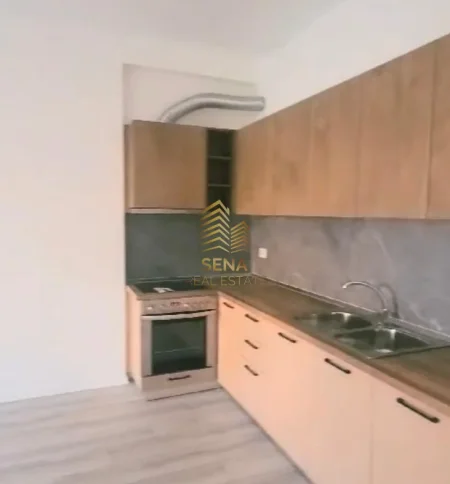 Tirane, jepet me qera apartament 2+1+Ballkon Kati 3, 100 m² 450 € (Yzberisht)