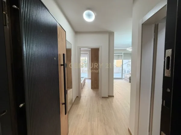 Tirane, jepet me qera apartament 1+1 Kati 1, 70 m² 750 € (kopshti zologjik)