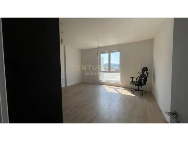 Tirane, jepet me qera apartament 2+1 Kati 7, 102 m² 380 € 