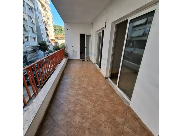 Tirane, shitet apartament 2+1 Kati 1, 97 m² 139.000 € (Misto Mame)