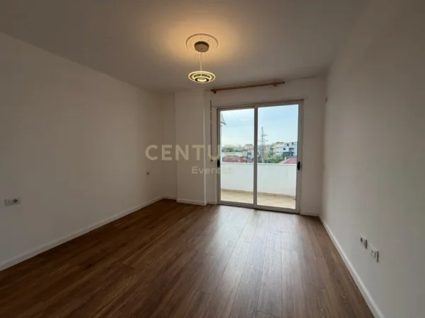 Tirane, shitet apartament 2+1 Kati 3, 100 m² 150.000 € (Fresk)