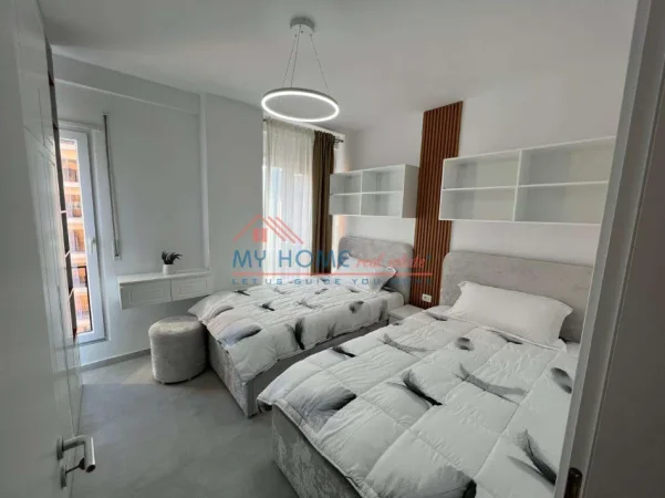 Tirane, jepet me qera apartament 2+1+Ballkon Kati 6, 105 m² 1.000 € (Shkolla e Kuqe)