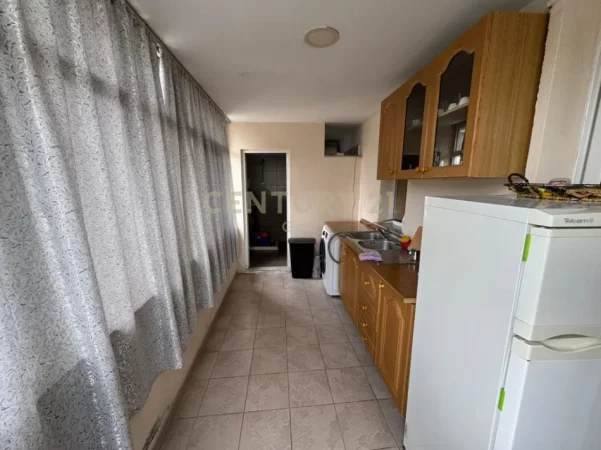 Tirane, shitet apartament 2+1+Ballkon Kati 2, 72 m² 140.000 € 