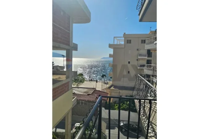 Vlore - Lungomare, jepet me qera apartament 1+1 Kati 3, 65 m² (Rruga Reshat Osmani, Vlore)