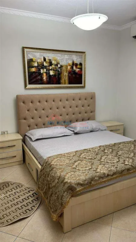 Tirane, jepet me qera apartament 2+1+Ballkon Kati 5, 90 m² 600 € (Don Bosko)