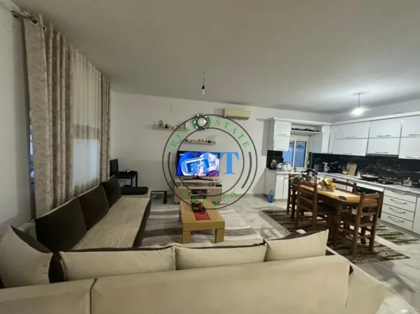 Durres, shitet shtepi 2+1 Kati 1, 288 m² 105.000 € (Shijak,)