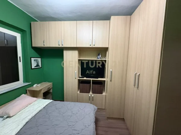 Tirane, jepet me qera apartament 1+1 Kati 3, 50 m² 500 € (Rruga durrsit)