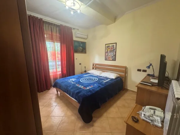 Tirane, jepet me qera apartament 1+1 Kati 2, 67 m² 800 € (Myslym shyri)
