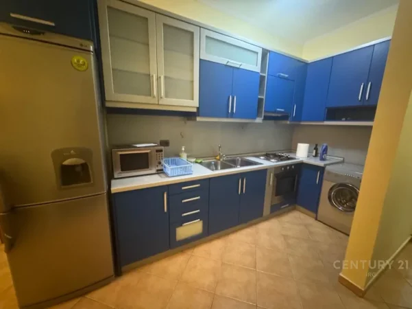 Tirane, jepet me qera apartament 1+1 Kati 2, 67 m² 800 € (Myslym shyri)