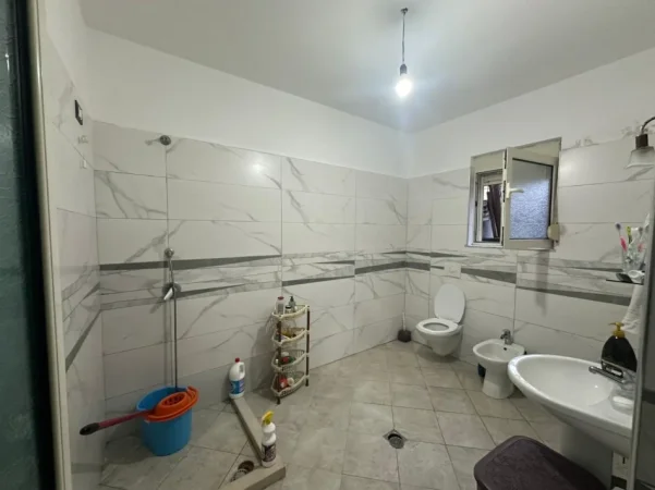 Durres, shitet shtepi 2+1 Kati 1, 288 m² 105.000 € (Shijak, Durres)