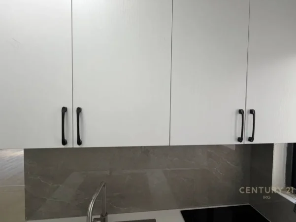 Tirane, jepet me qera apartament 1+1 Kati 2, 53 m² 500 € (Rruga bardhyl)