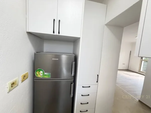 Tirane, jepet me qera apartament 1+1 Kati 2, 53 m² 500 € (Rruga bardhyl)