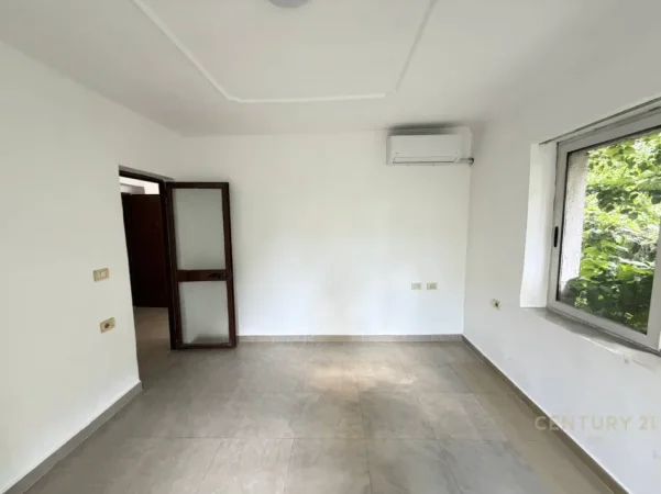Tirane, jepet me qera apartament 1+1 Kati 2, 53 m² 500 € (Rruga bardhyl)