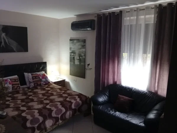 Tirane, jepet me qera apartament 2+1 Kati 1, 100 m² 750 € (21 DHJETORI)