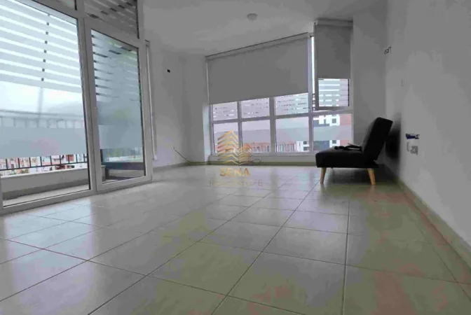 Tirane, jepet me qera ambjent biznesi Kati 3, 60 m² 440 € (Bulevardi i Ri)