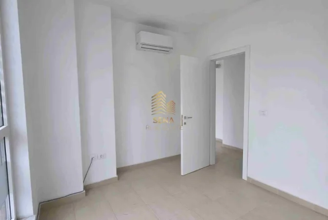 Tirane, jepet me qera ambjent biznesi Kati 3, 60 m² 440 € (Bulevardi i Ri)