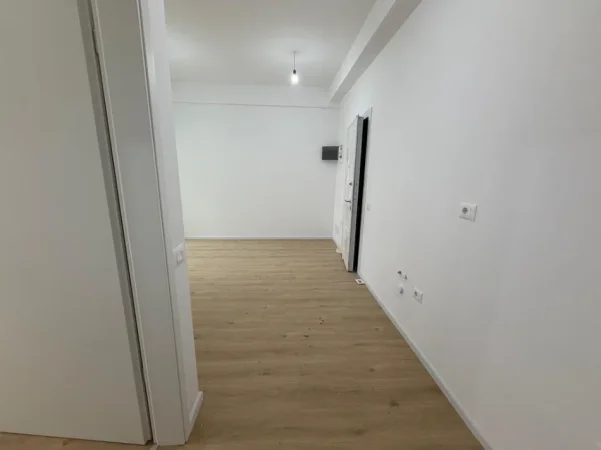 Tirane, jepet me qera apartament 1+1 Kati 1, 46 m² 400 € (Ali dem)