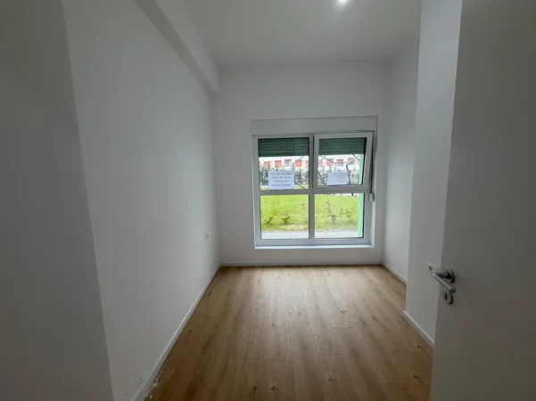 Tirane, jepet me qera apartament 1+1 Kati 1, 46 m² 400 € (Ali dem)