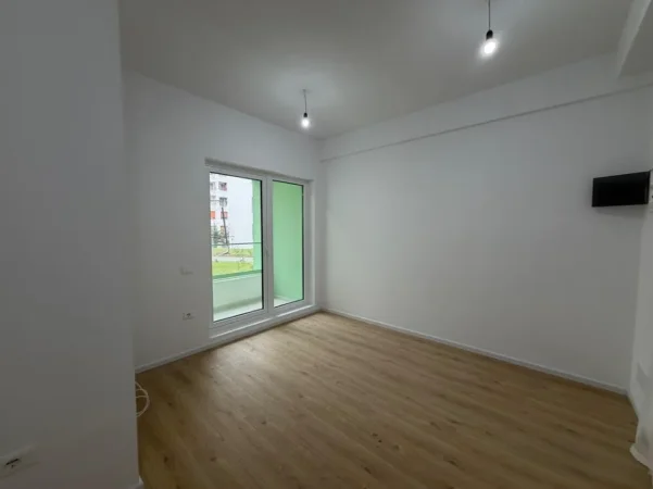 Tirane, jepet me qera apartament 1+1 Kati 1, 46 m² 400 € (Ali dem)