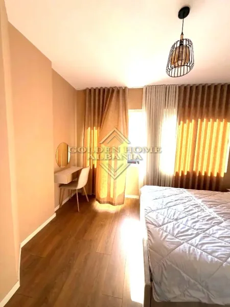 Tirane, jepet me qera 2+1 , 77 m² 600 €